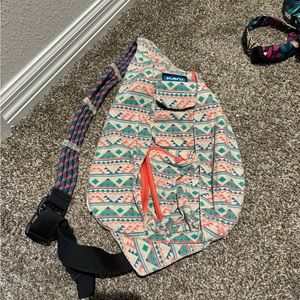 Like New in Great Condition 
KAVU Sling Purse